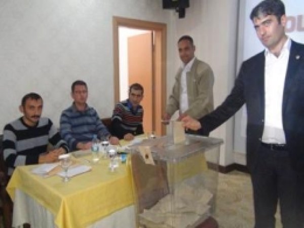 Eğitim Bir-Sen Başkanı Güven Tazeledi 