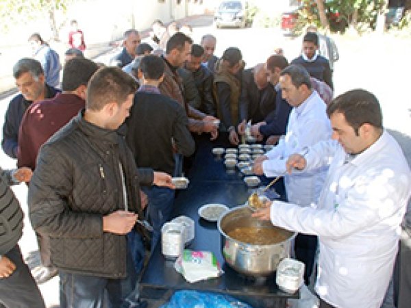 Antep Ticaret Borsası Aşure Dağıttı 