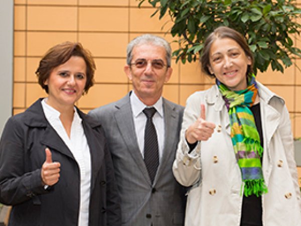 Gazeteci Arkadaşına Böbreğini Verdi