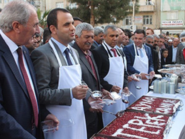 Kızıltepe'de 5 Bin Kişilik Aşure Dağıtıldı 