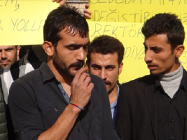 Üniversite Öğrencilerinden Ulaşım Protestosu 