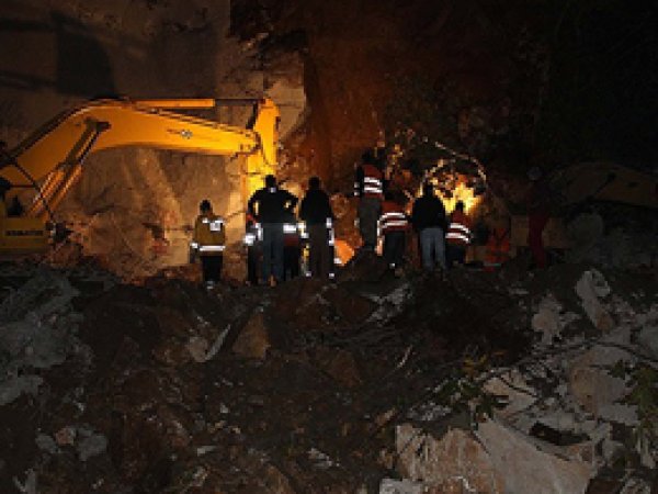 Rize'de İnşaat Halindeki Tünelde Göçük