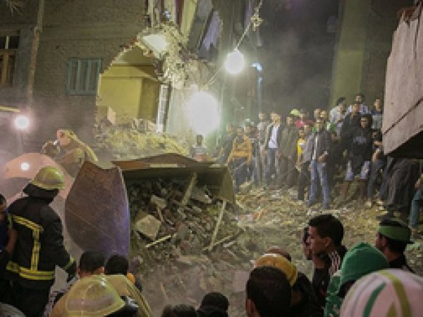 Kahire'de 6 Katlı Bina Çöktü: 12 Ölü