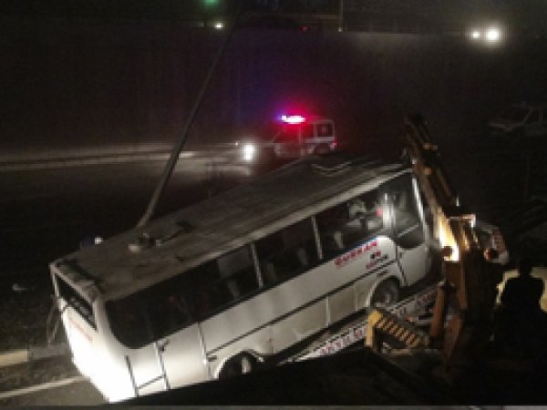 Antep’te İşçi Servisi Devrildi: 1 Ölü, 15 Yaralı