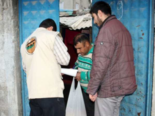 Mustazaflar'dan Kobanili Ailelere Yardım