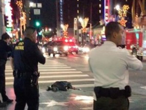 Polis Hollywood'un Merkezinde Bir Kişiyi Vurdu