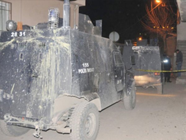 Silopi'de Polis Aracı Devrildi: 2 Yaralı