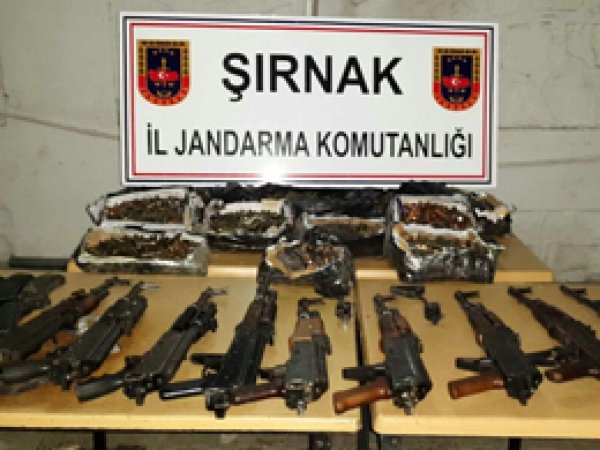 Şırnak’ta 10 Kaleşnikof Silah Ele Geçirildi