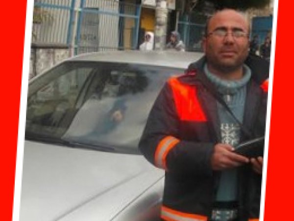 Üniversite mezunu oto parkta çalışıyor