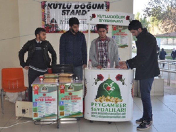 İdeal Gençlik Topluluğu ‘KDSS’ standı açtı