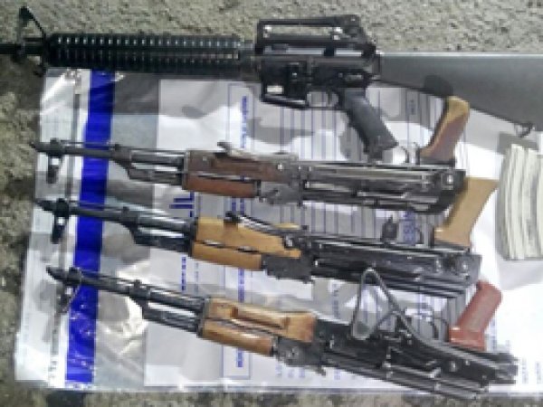 Batman'da Kaçan araçta kalaşnikof ve M-16