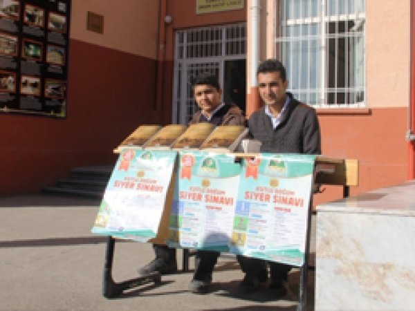 İmam hatip öğrencileri siyer kayıt standı açtı