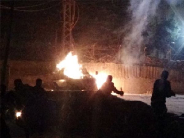Hakkari'de Polis aracı ateşe verildi