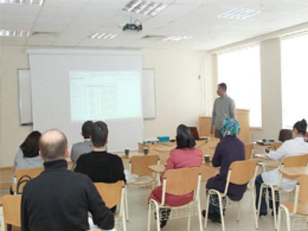 BEÜ'de Eğitim Seminerleri Devam Ediyor 