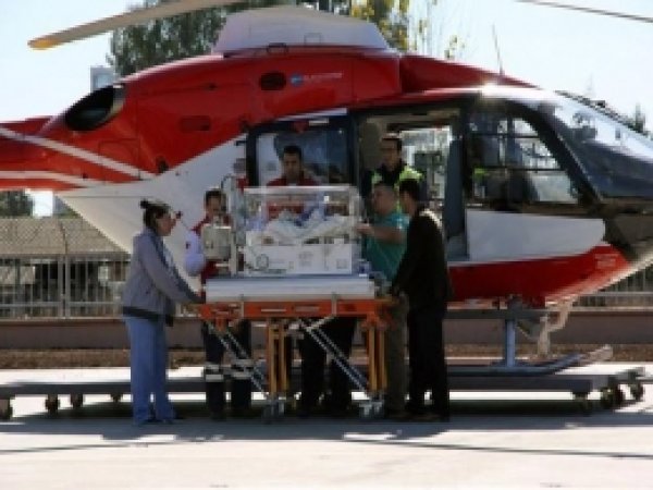Hasta Bebek Helikopterle Sevk Edildi 