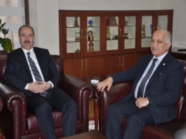 Kızılay Genel Başkanı Akar Muş'a Geldi 