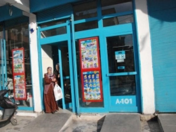 Diyarbakır'da Markete Ses Bombalı Saldırı 