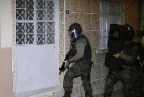 Bursa'da Uyuşturucu Baskını: 25 Gözaltı 