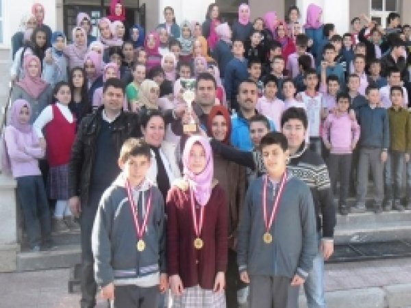 Bilgi Yarışmasında İmam Hatip Başarısı 
