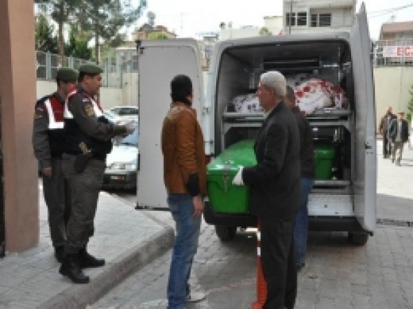 Eşini Av Tüfeğiyle Öldürüp, Sonra İntihar Etti 
