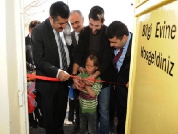 Ongün Köyü İlkokulu'nun Kütüphanesi Yenilendi 