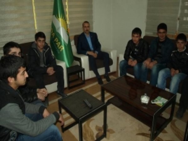 Gençlerden HÜDA PAR'a Nezaket Ziyareti 