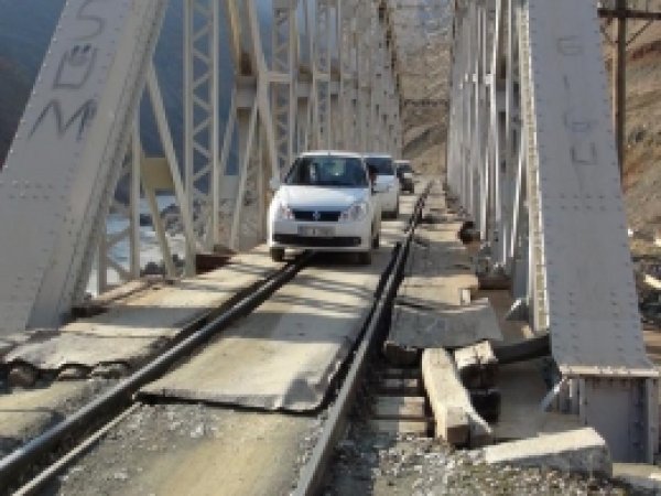 Tren Köprüsü Tehlikesi Devam Ediyor 