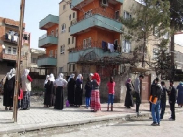 Balkondan Düşen Yaşlı Kadın Hayatını Kaybetti 