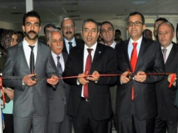 YYÜ Öğrenci Konseyi Yeni Hizmet Odası Törenle Açıldı 