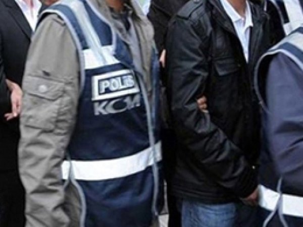 Hırsızlık Zanlıları Yakalandı 