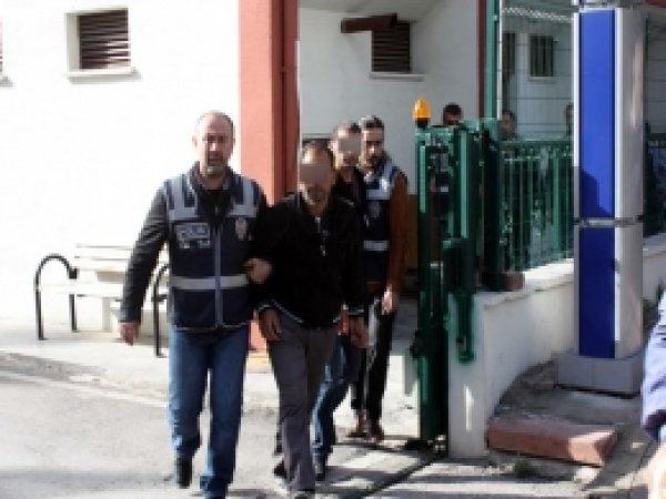 Mersin'de 4 Sokak Satıcısı Yakalandı 