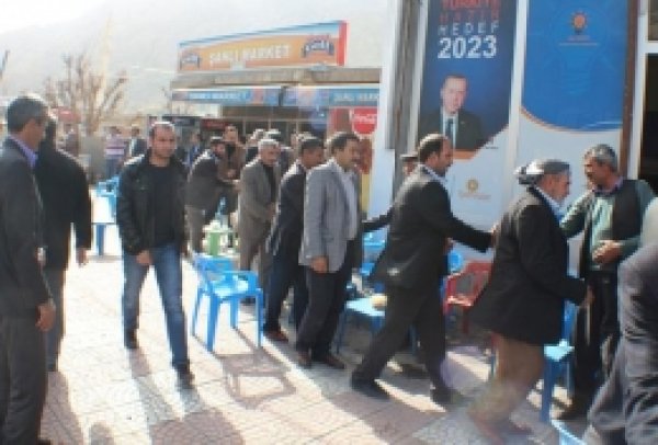 HÜDA PAR'dan Saldırıya Uğrayan AK Parti'ye Ziyaret 