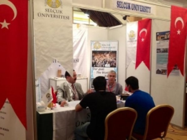 Selçuk Üniversitesi Pakistan'da Etkinliklere Katıldı 
