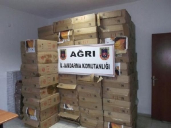 Ağrı'da 50 Bin Paket Kaçak Sigara Ele Geçirdi 