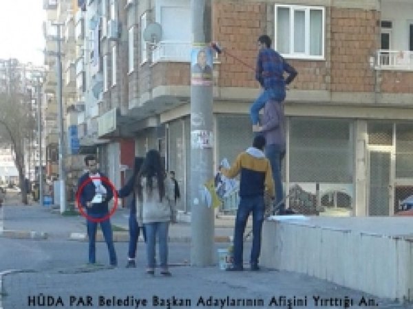 HÜDA PAR Afişlerini Söküp BDP Afişlerini Astılar 