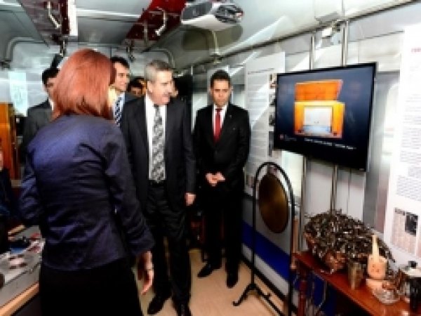 Diyarbakır Valisi, TRT Vagonu'nu Ziyaret Etti 