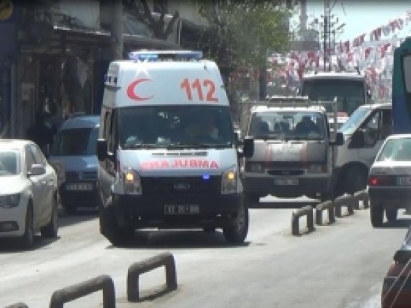 Eyübiye Halkı Yolun Dar Olmasından Şikayeçi 