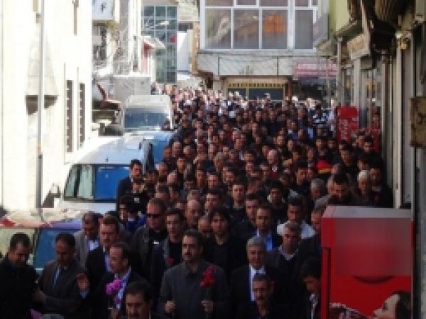 Bitlis'te Sevgi ve Barış Yürüyüşü Yapıldı 
