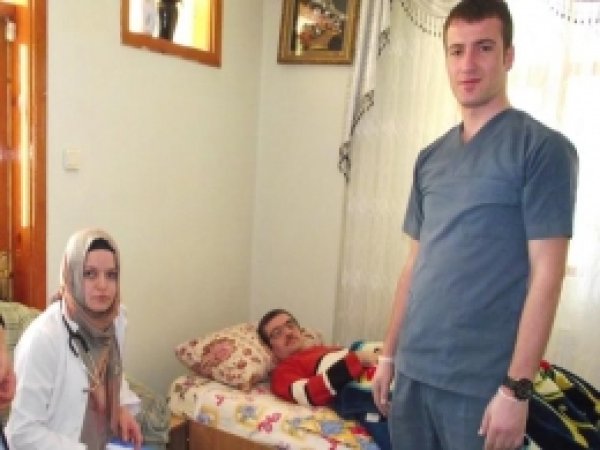 3 Bin Hasta Evinde Tedavi Edildi 