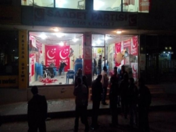 Konserden Çıkan BDP'liler SP'ye Saldırdı 
