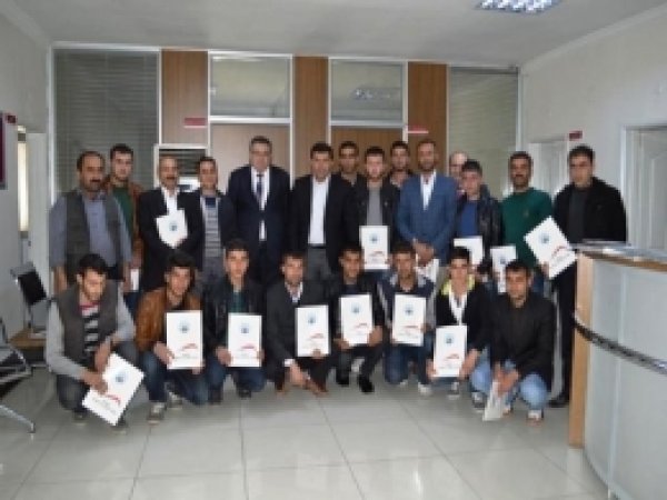 İş Makinesi Operatörleri Sertifikalarını Aldı 