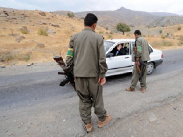 PKK Diyarbakır'da Yol Kesti 