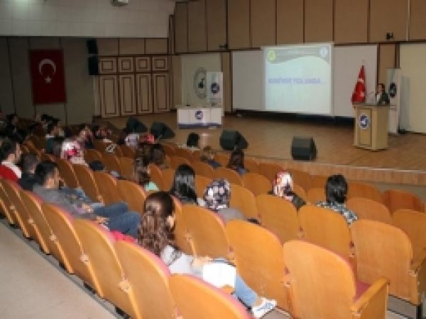 'Kariyer Yolunda Başarı' Konferansı 
