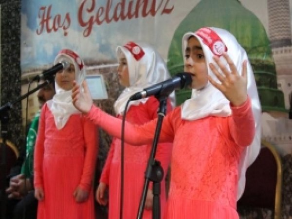 Hamburg'da Kutlu Doğum Coşkusu 