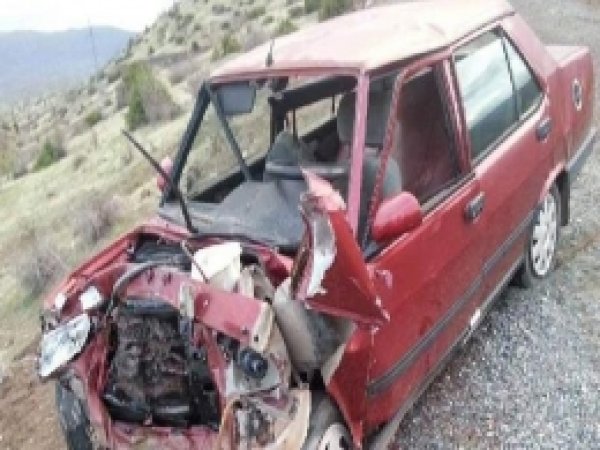 Arıcak'ta 2 Araç Çarpıştı: 2 Ölü 