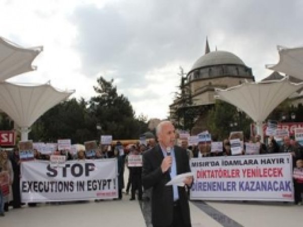 Müslümanlar Direnişlerinden Vazgeçirilmeye Çalışılıyor 