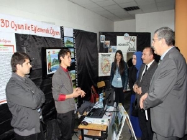 Dereceye Giren Öğrenciler Altınla Ödüllendirdi 