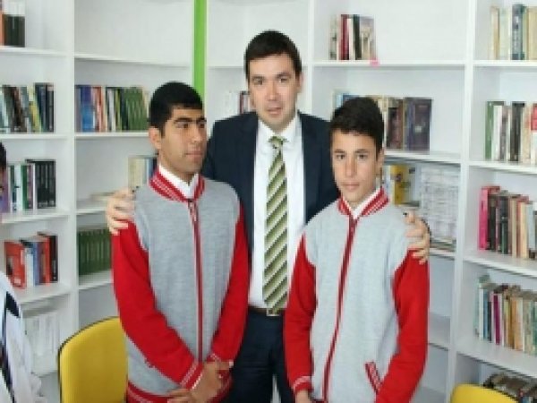 6 Okula Zenginleştirilmiş Kütüphane 