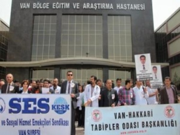 Sağlıkta Yaşanan Şiddet Van'da Protesto Edildi 