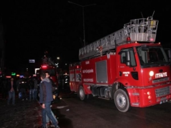 Van'da Korkutan Yangın 